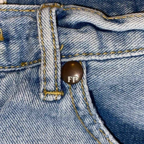 Free People Jean shorts with Lace Hem - Picture 5 of 8